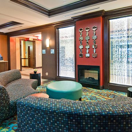 Holiday Inn Express & Suites San Antonio Frost Bank Center By Ihg Eksteriør bilde