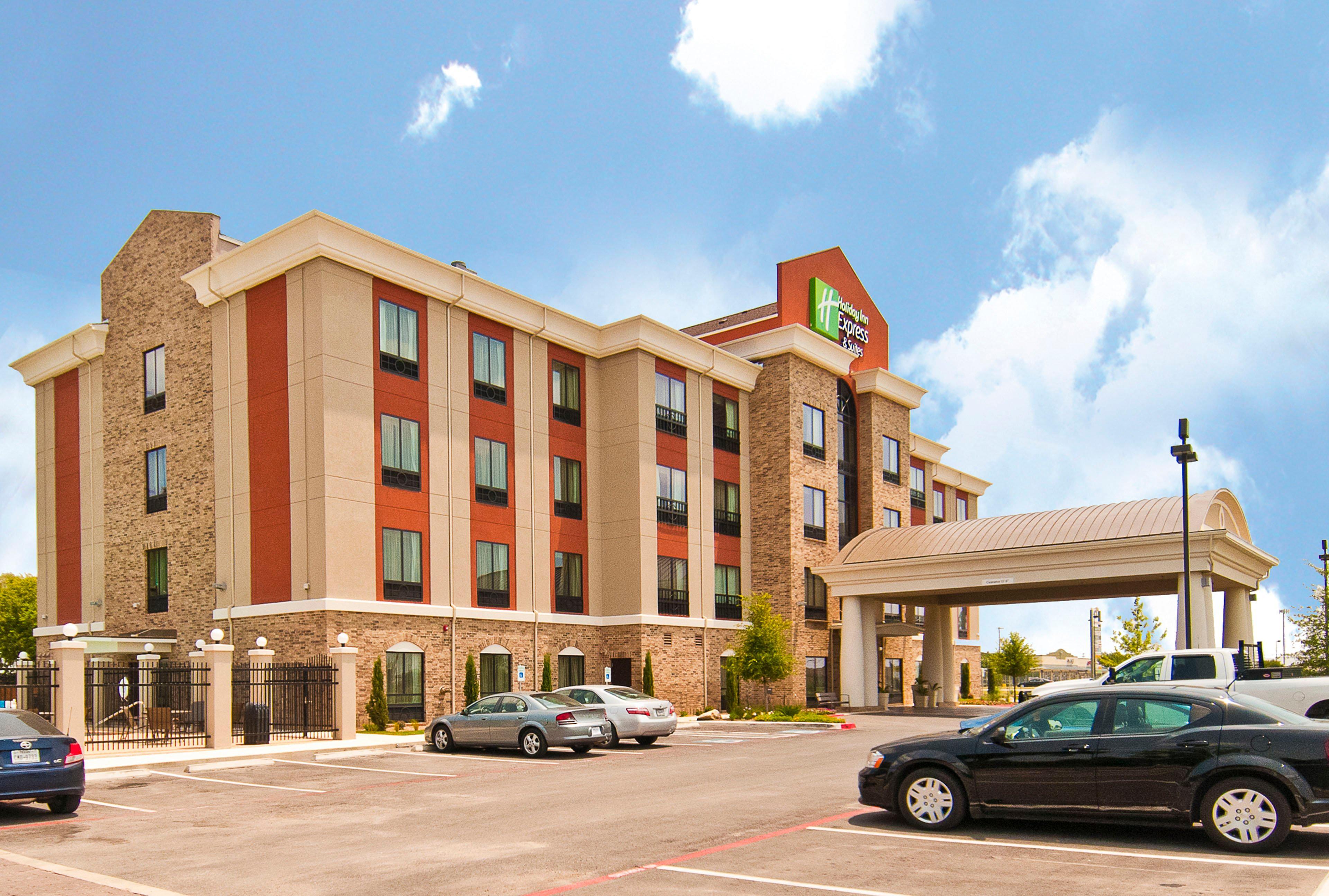 Holiday Inn Express & Suites San Antonio Frost Bank Center By Ihg Eksteriør bilde