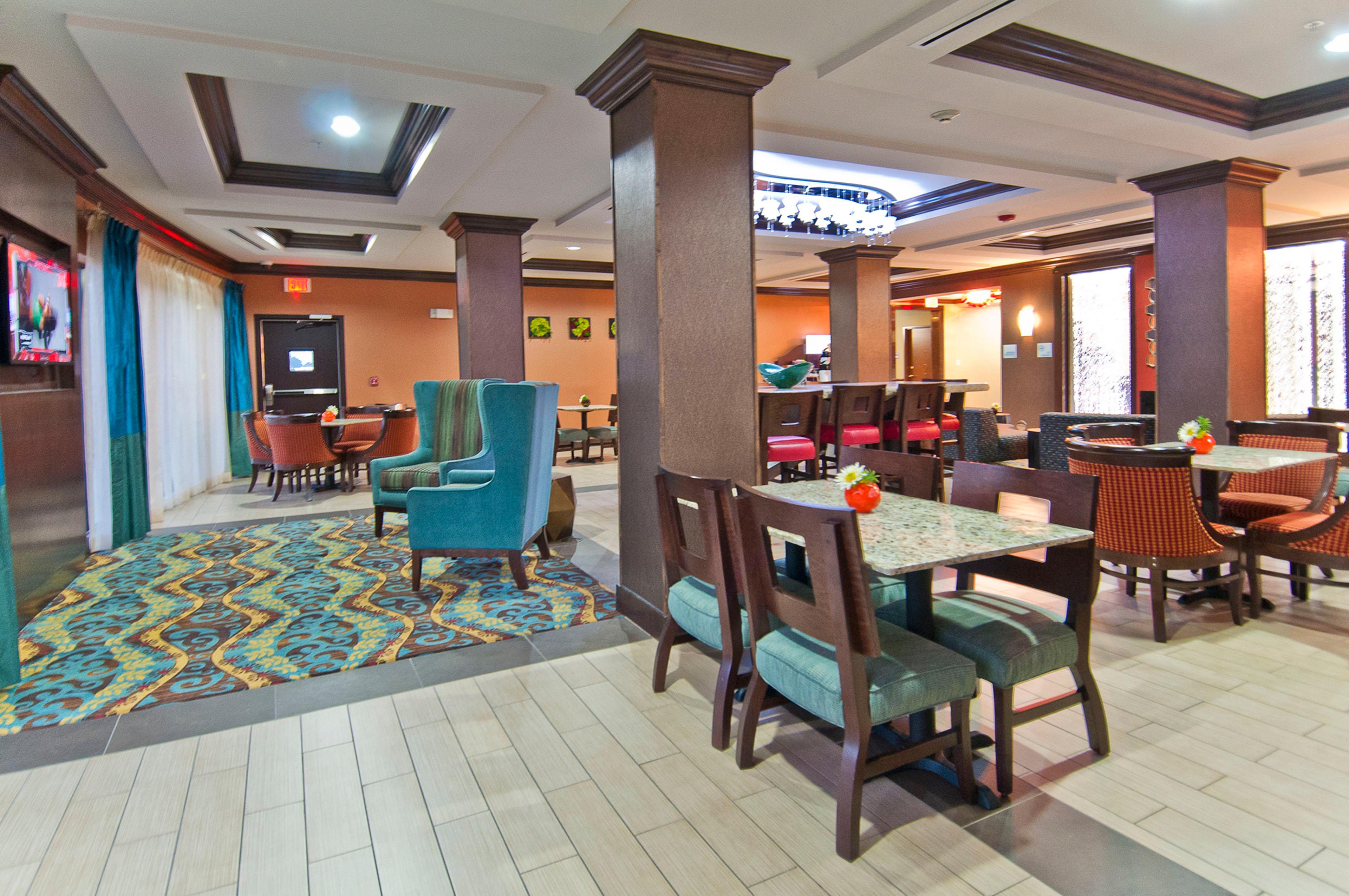 Holiday Inn Express & Suites San Antonio Frost Bank Center By Ihg Eksteriør bilde