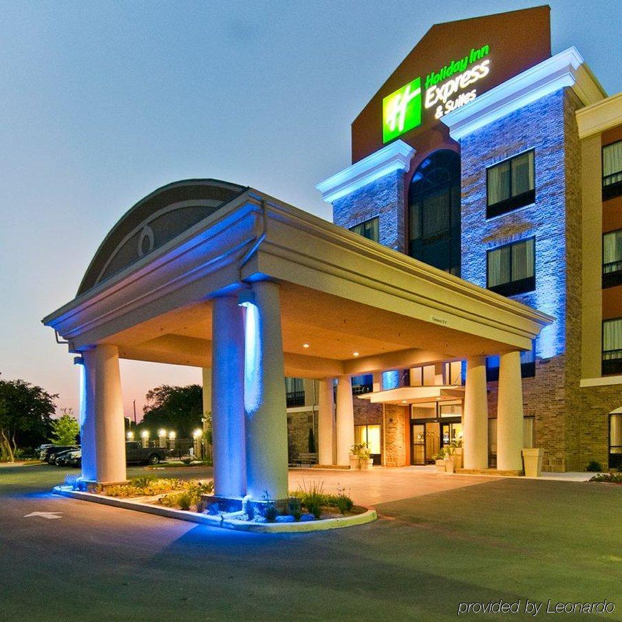 Holiday Inn Express & Suites San Antonio Frost Bank Center By Ihg Eksteriør bilde
